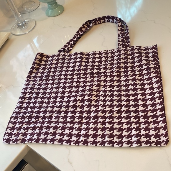 Roller Rabbit Tote BRAND NEW NEVER USED - Picture 6 of 7